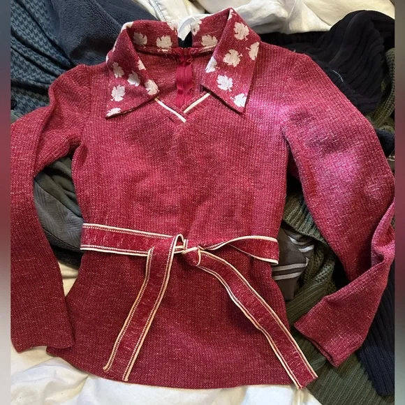 Vintage 1970s Red Knit Sweater with leaf Collar - Picture 1 of 10